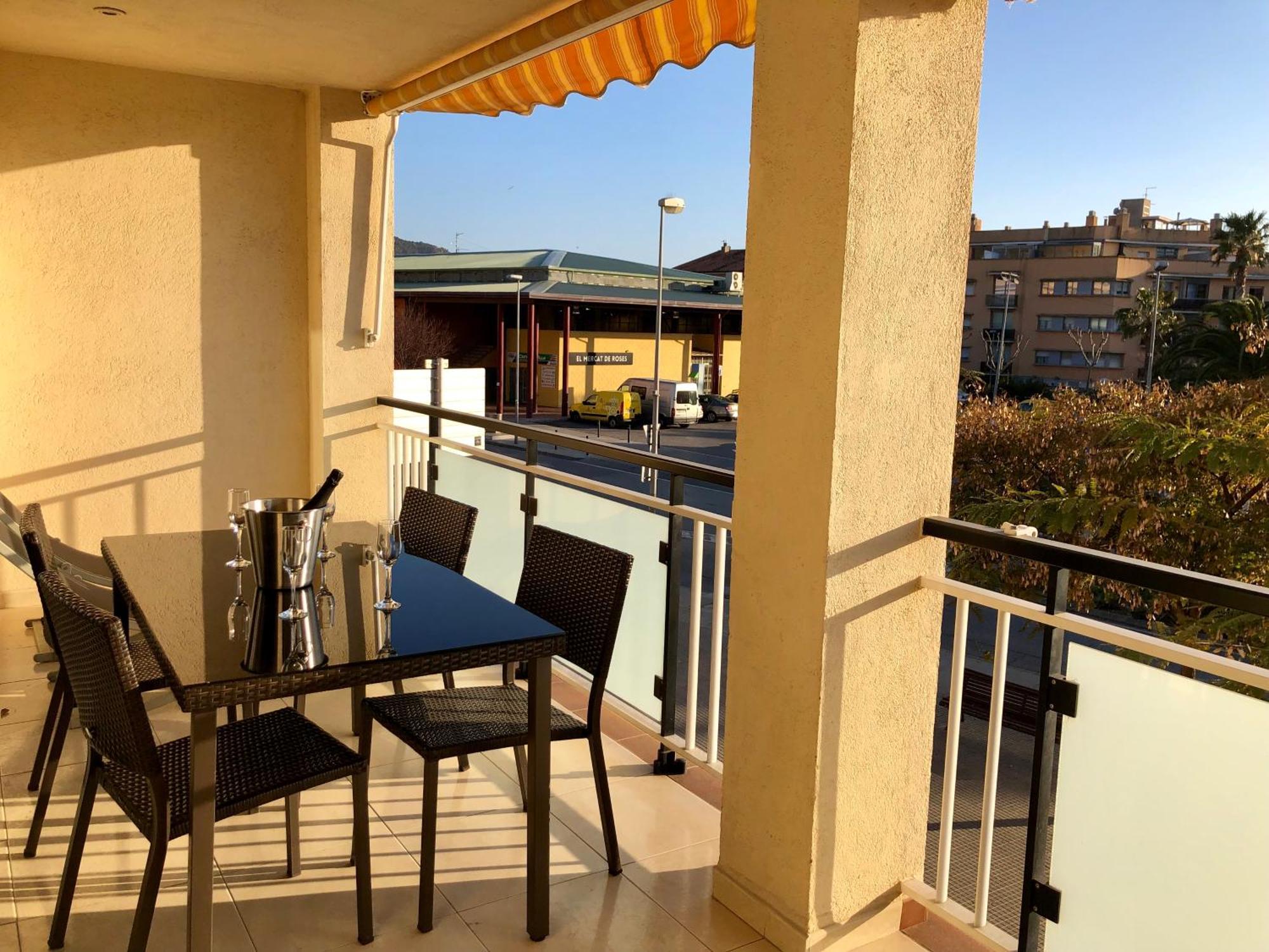 Apartamentos Benet Roses Exterior photo