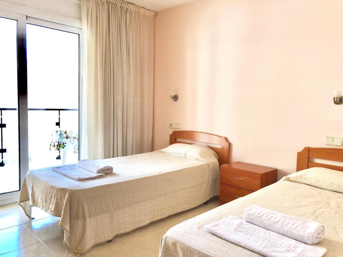 Apartamentos Benet Roses Exterior photo