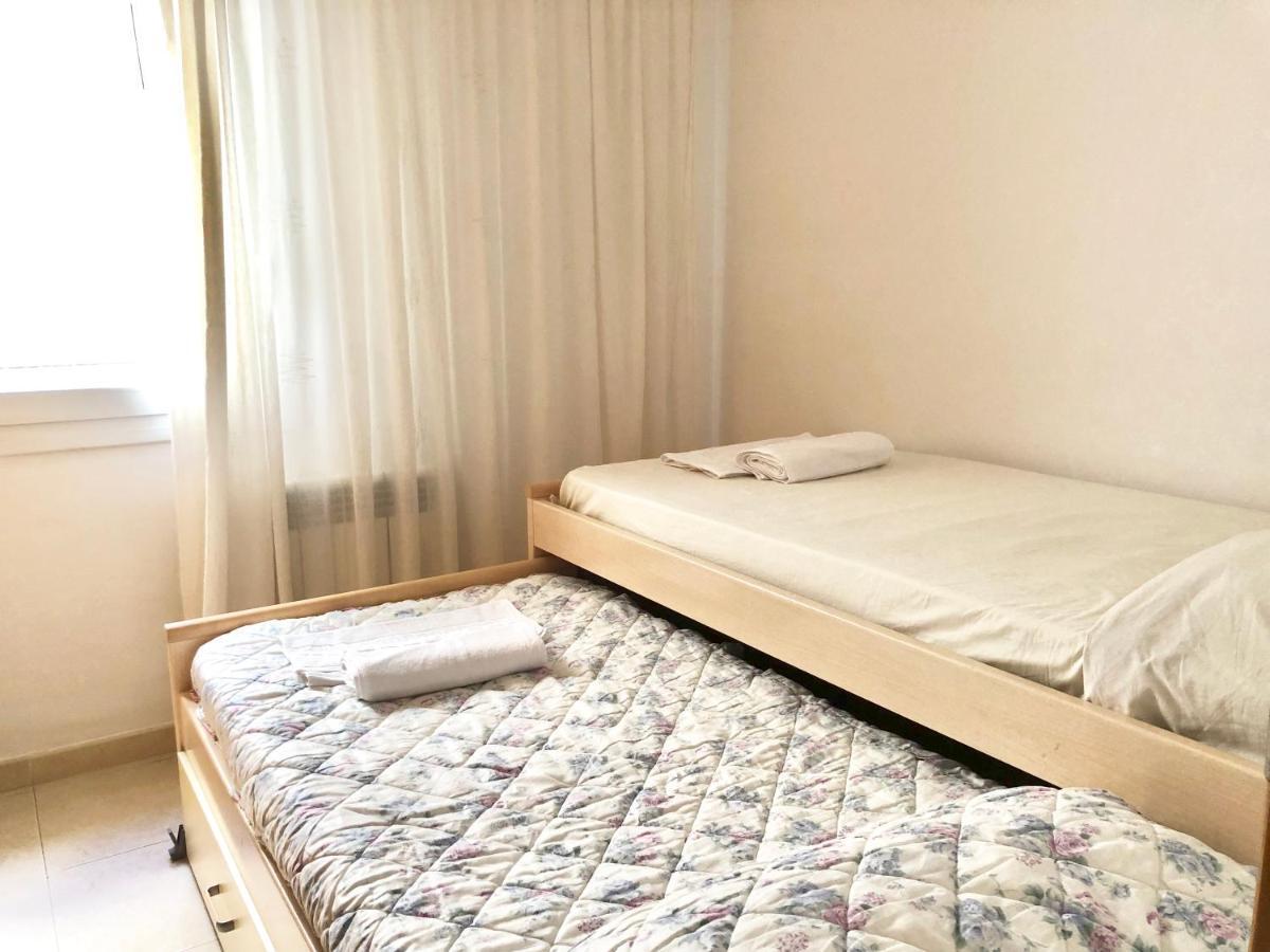 Apartamentos Benet Roses Exterior photo