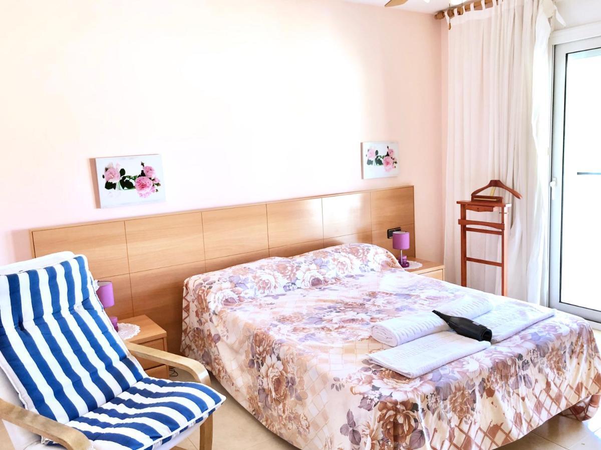 Apartamentos Benet Roses Exterior photo